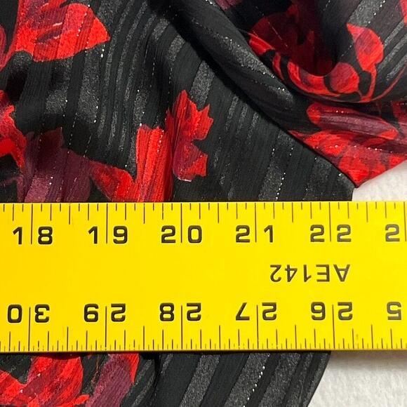 Lane Bryant Dress Shirt 16 Classic Black And Red Floral Flirty Cropped - Picture 12 of 13